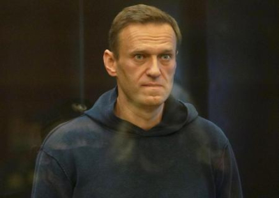 Навальный вновь объявил себя верующим