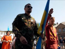 «Освободители» Лисичанска зиговали на могиле героев АТО
