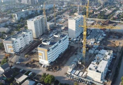 Новые дома, медцентр, школы — как Россия восстанавливает Мариуполь
