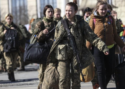 На Украине предлагают «вычеркнуть из жизни целое поколение» — мобилизовать 20-летних и женщин