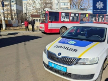 В Николаеве военный жестоко избил женщину-водителя троллейбуса