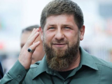 Кадыров первым удостоен звания Героя Чечни