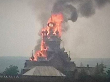 Украинские боевики уничтожили деревянный скит Свято-Успенской лавры