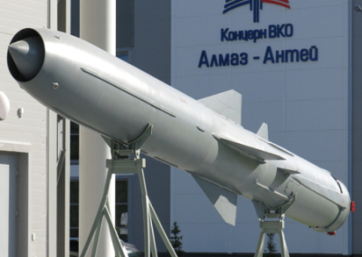 Медведев пригрозил гаагскому суду гиперзвуковой ракетой «Оникс»