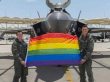 Пентагон запретил радужные флаги на военных базах