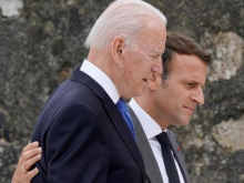 Дипломатический скандал: Франция отзывает послов из США и Австралии