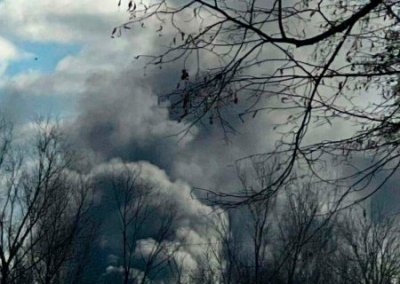 ВСУ обстреливают Белгородскую область. Над Козинкой поднимаются густые клубы дыма после «прилёта»