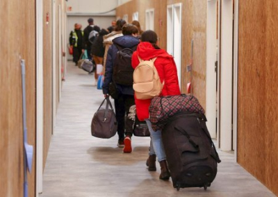 «Обуза для общества». Европейцы продолжают лишать украинских беженцев привилегий
