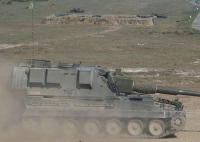 Кроме танков Challenger 2 Британия вооружит Украину САУ AS-90 и боевыми вертолётами Apache