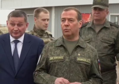 Медведев: осиное гнездо режима на Украине должно быть уничтожено