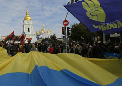 «Если бы у нас была ядерная кнопка, никакой москаль не полез бы на украинскую землю» — «Свобода» провела митинг на Банковой