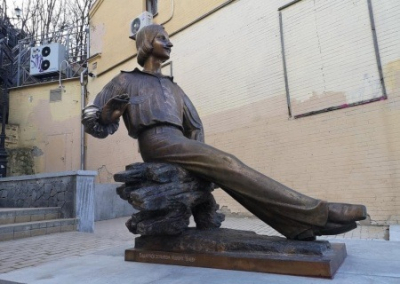В Киеве память о Булгакове решили «затмить» памятником Гоголю