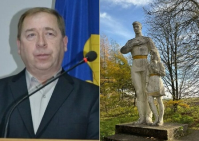 На Галичине уволили старосту села, который встал на защиту советского памятника