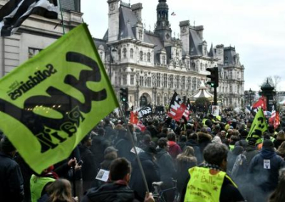 Французские профсоюзы продолжат борьбу с правящим режимом