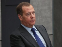 Медведев назначен первым заместителем президента в военно-промышленной комиссии