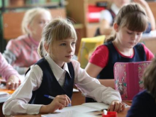 Гимн, поднятие флага и уроки, разъясняющие цели и задачи СВО, ждут российских школьников в новом учебном году