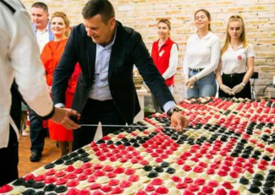 На Украине установили новый рекорд — самый большой рушник из вареников