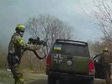 Шарий утверждает, что видео с украинским военным, запугивающим женщину с ребёнком — фейк