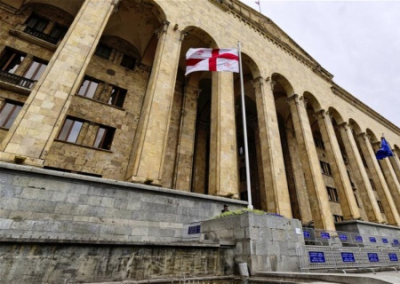 Парламент Грузии преодолел вето президента на закон об иноагентах. США осуждают и грозят карами