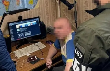 СБУ схватила молодогвардейцев в Николаеве и днепропетровского блогера, опубликовавшего знамя Победы