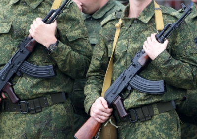 Мобилизованных Севастополя вооружили автоматами 70-летней давности