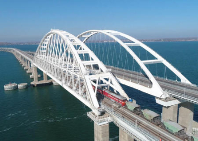 Песков и Шеремет ответили на угрозы Киева ударить по Крымскому мосту: объект под надёжной охраной