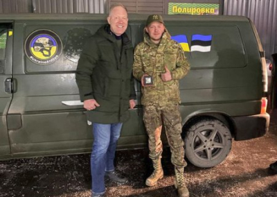 Вояк ВСУ прибыл поддержать эстонский политик-педофил Марко Михкельсон