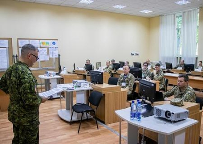 С осени украинских офицеров будут готовить по стандартам НАТО
