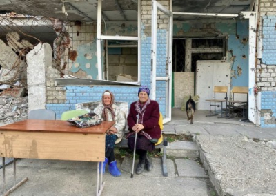 Мариупольцы готовятся к зиме — тысячи людей всё ещё живут в подвалах разрушенных домов