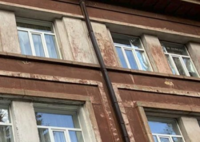 Нацисты ударили по школе в Макеевке во время уроков