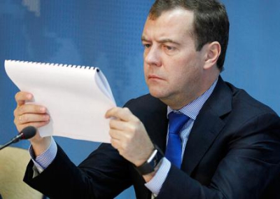Эксперты о статье Медведева: Россия признала, что ничего не может сделать с украинским нацизмом и идиотизмом