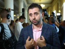 Арахамия готовит законопроект о запрете депутатам покидать Украину в случае войны