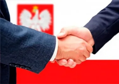 В Польше официально легализуют украинских мужчин