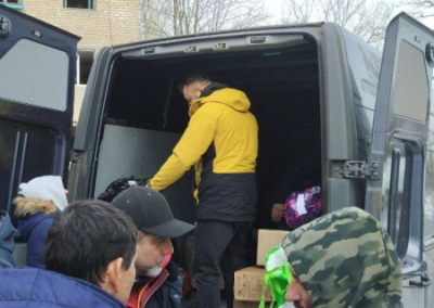 Жителям разрушенной войной Попасной привезли продуктовые наборы. В городе остаются более 250 человек