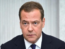 Медведев назвал героями тех, кто сумел выжить под гнётом украинских нацистов