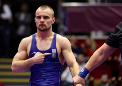 Украина гордится своим спортсменом, отказавшимся от совместного фото с россиянином на ЧМ по борьбе