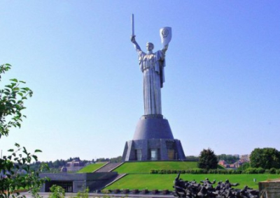 Монумент «Родина-мать» в Киеве хотят переименовать в «Украина-мать»