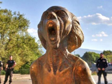 В Болгарии установили скульптуру «Крик украинской матери»
