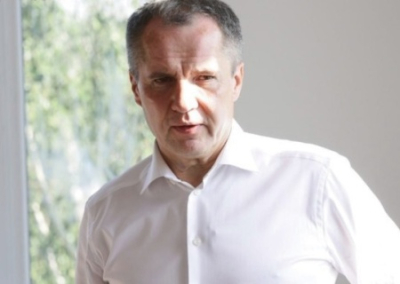 Гладков считает работу чиновников более важной и сложной, чем у военных, участвующих в СВО Гладков считает работу чиновников более важной и сложной, чем у военных, участвующих в СВО