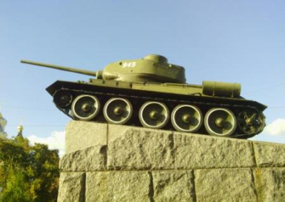 В Житомире, борясь с исторической памятью, демонтировали танк Т-34