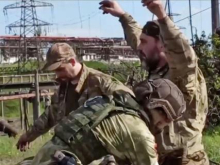 Более тысячи военных, сдавшихся на «Азовстали», отправлены в Россию
