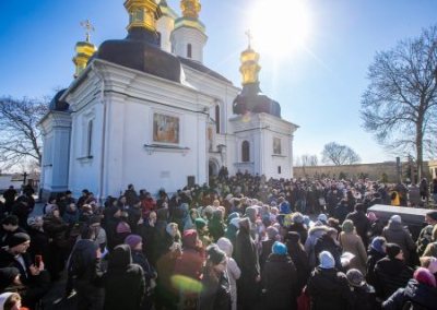 Зе-религиозная война в самом начале. Ряженные устраивают провокации в храмах УПЦ