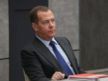 Медведев обвинил Госдеп США в цинизме и моральной деградации