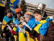 Результат «достоинства и свободы»: развал экономики, обнищание большинства украинцев и общая деградация страны