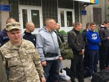 Нужно убирать за собой и не гадить: комментарий ТЦК о грязном распределительном центре в Киеве