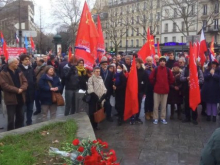 В Париже полиция разогнала украинцев-провокаторов на митинге в память защитников Сталинграда