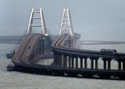 Украина вводит санкции против России из-за Керченского моста и «разрушенных» парков в Севастополе
