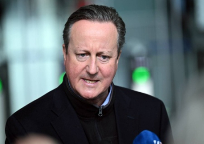 «Это другое». Кэмерон осудил Иран за атаку на Израиль, но признался в жёстком ответе, если бы враг атаковал посольство Великобритании