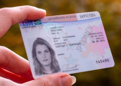 Латвия на год останавливает выдачу ВНЖ гражданам РФ и Белоруссии