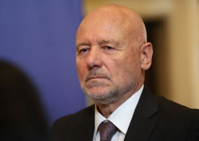 Министр обороны Болгарии призвал прекратить «воспевать» Россию в школьных учебниках